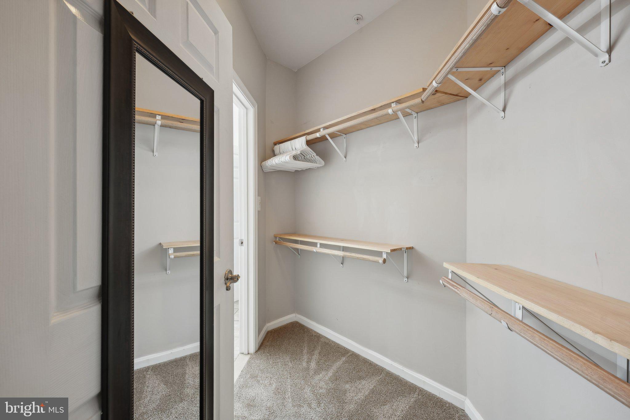 COMMONS ON POTOMAC SQUARE - Residential Lease