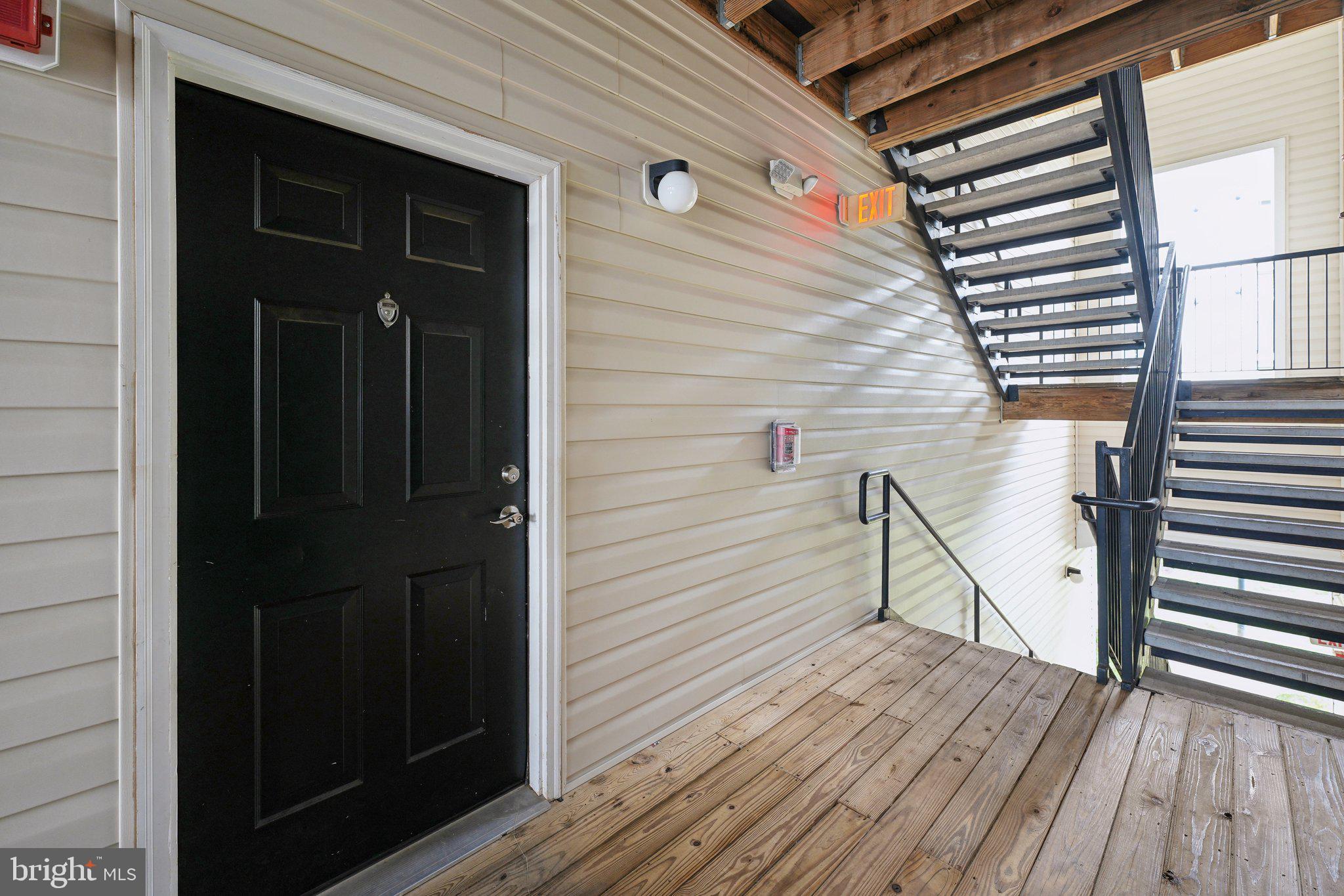 COMMONS ON POTOMAC SQUARE - Residential Lease