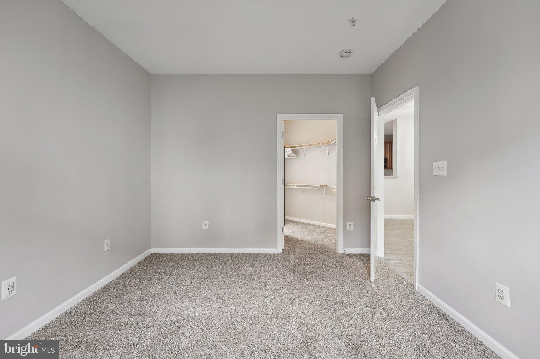 COMMONS ON POTOMAC SQUARE - Residential Lease