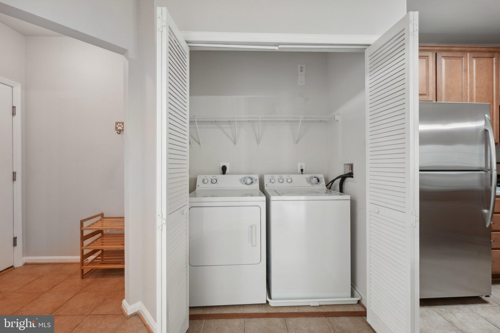 COMMONS ON POTOMAC SQUARE - Residential Lease