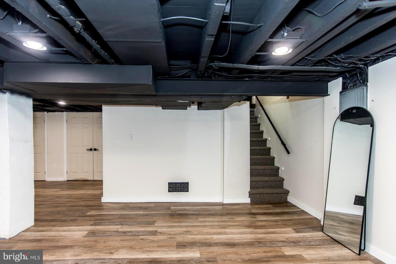 FOX CHASE - Residential