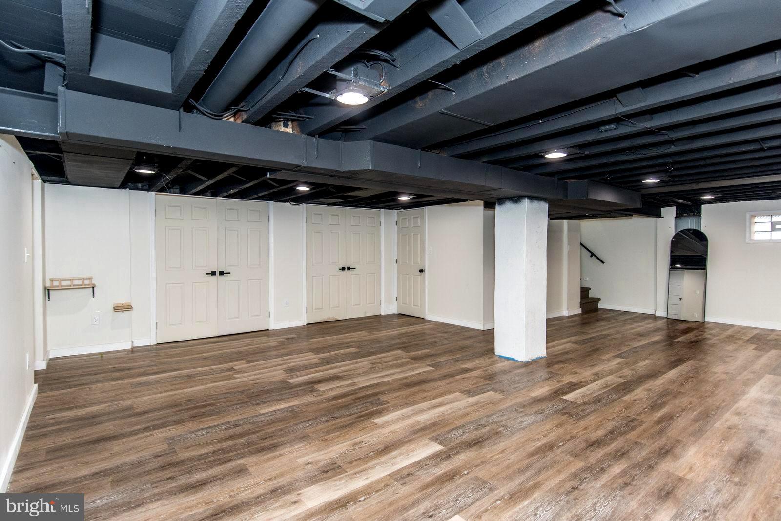 FOX CHASE - Residential