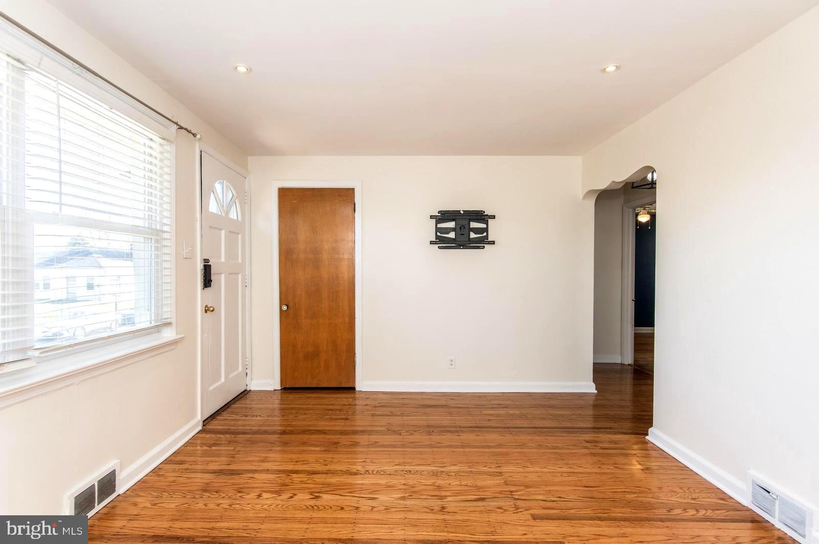 FOX CHASE - Residential