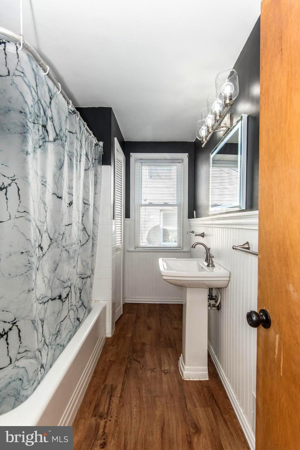 FOX CHASE - Residential