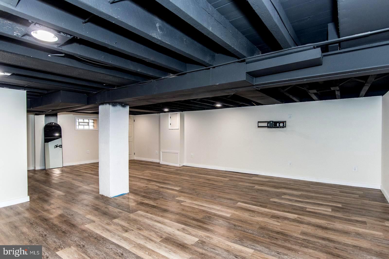 FOX CHASE - Residential