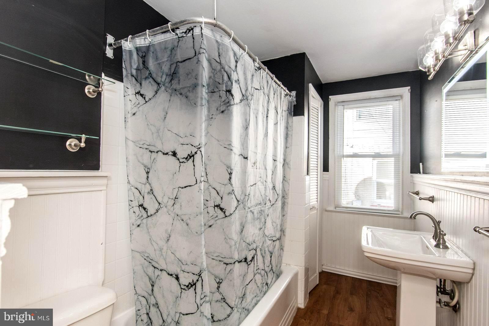 FOX CHASE - Residential