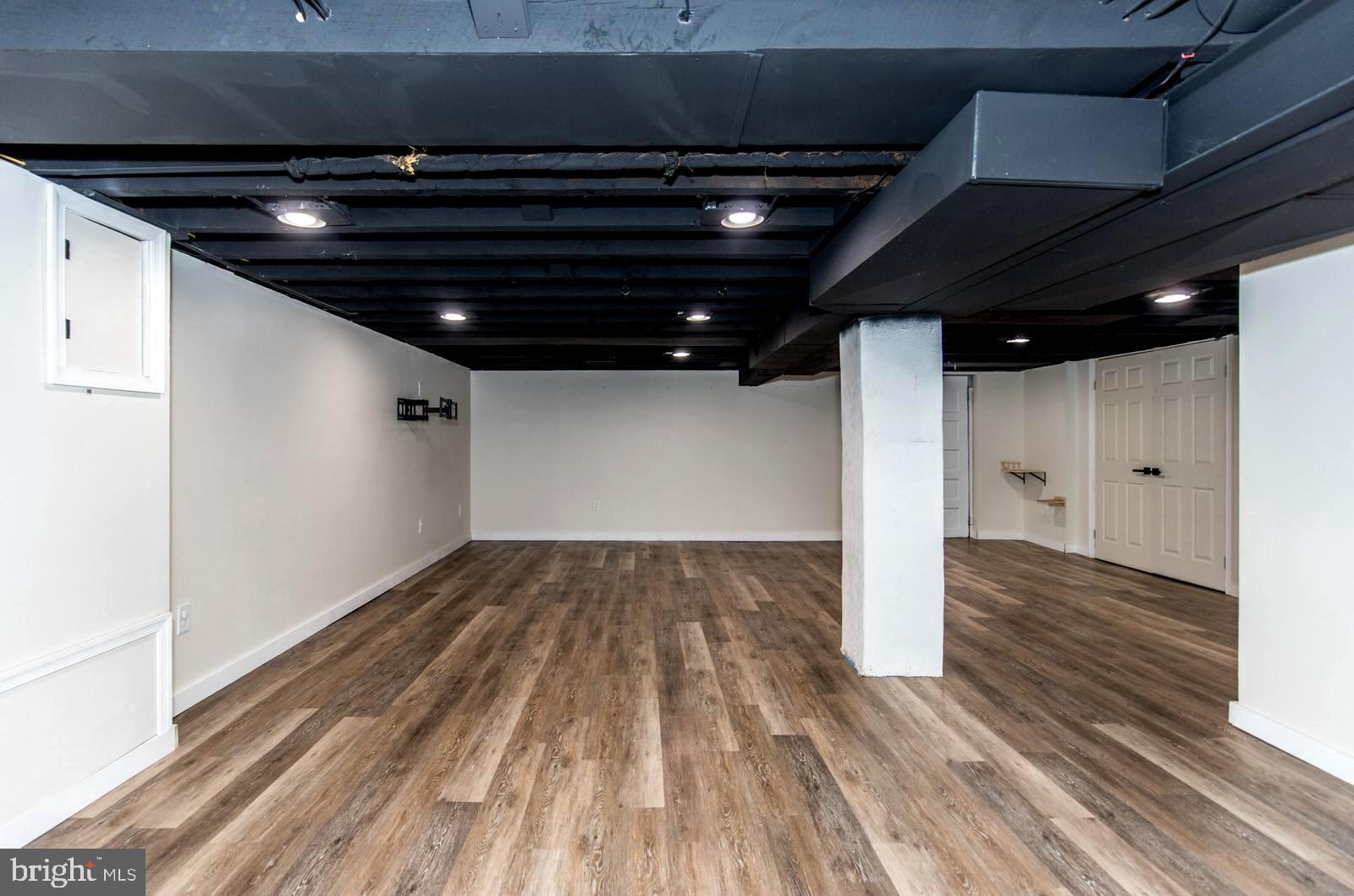 FOX CHASE - Residential