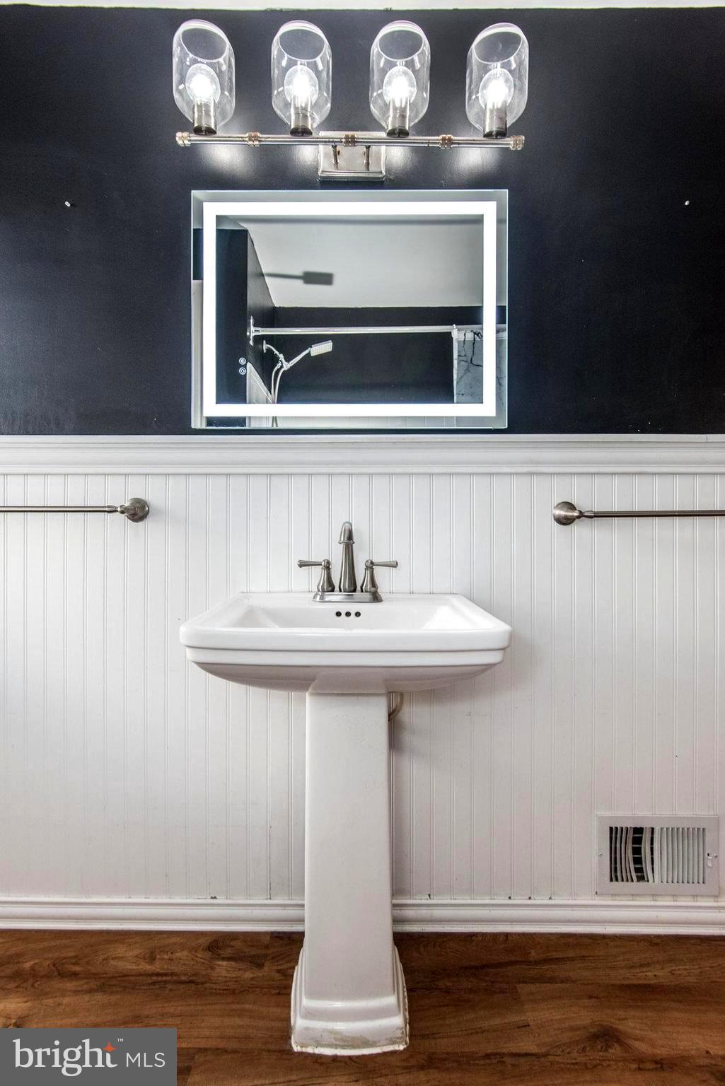 FOX CHASE - Residential