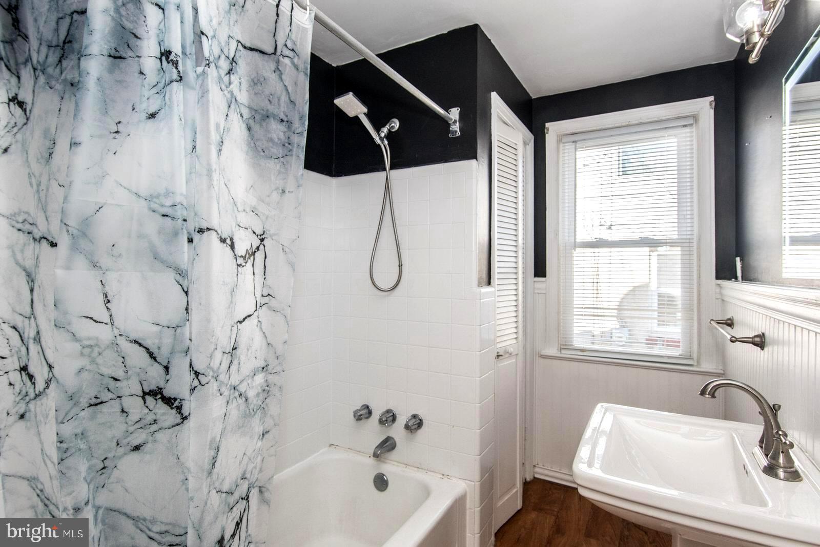 FOX CHASE - Residential