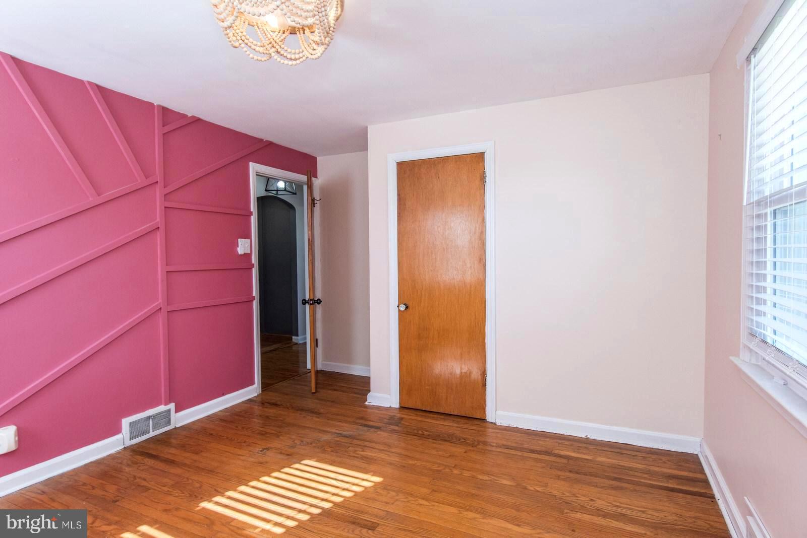 FOX CHASE - Residential