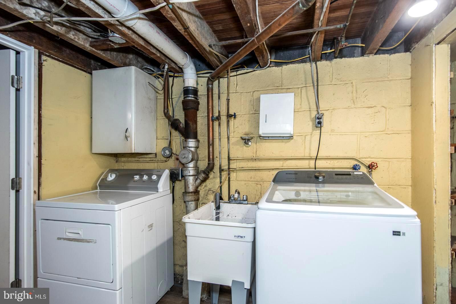 FOX CHASE - Residential