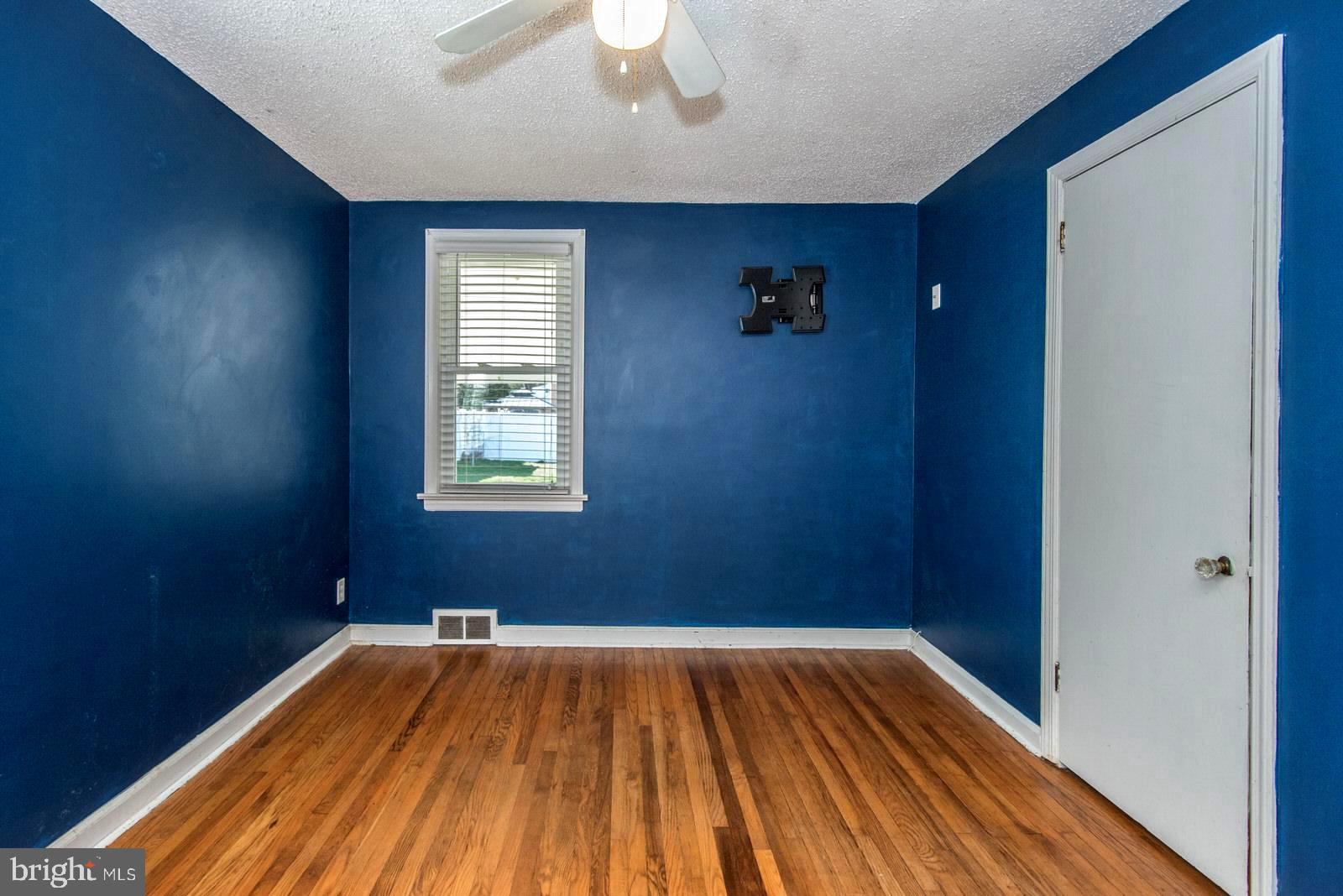 FOX CHASE - Residential