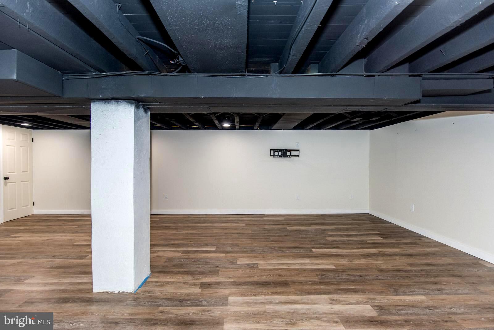 FOX CHASE - Residential