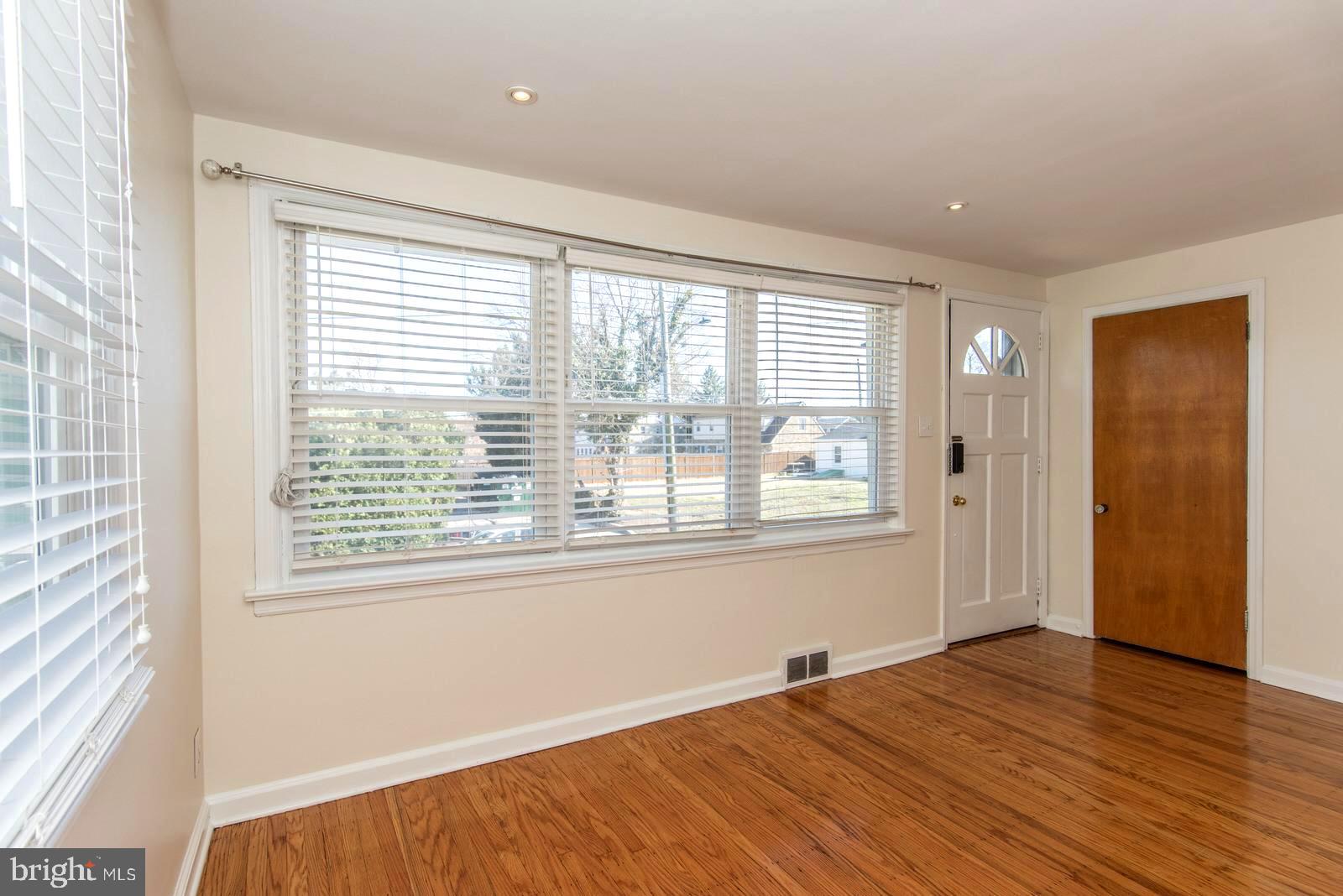 FOX CHASE - Residential