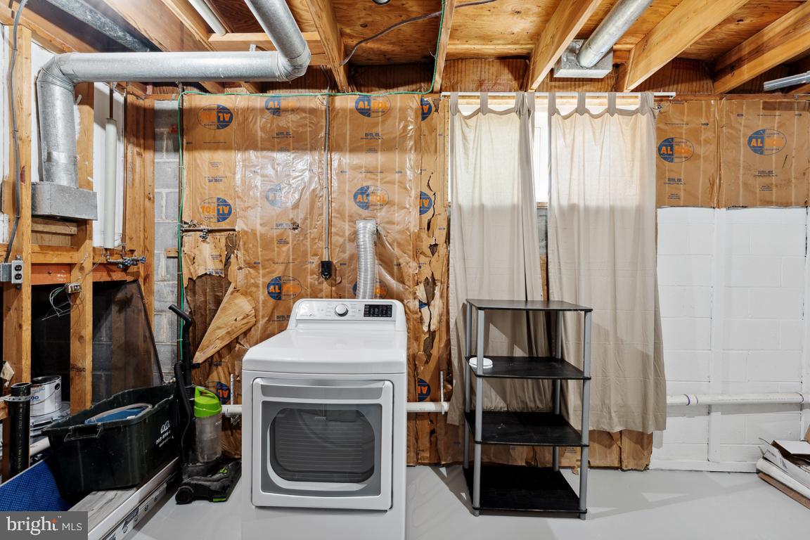 LAKE RIDGE- OAKWOOD - Residential