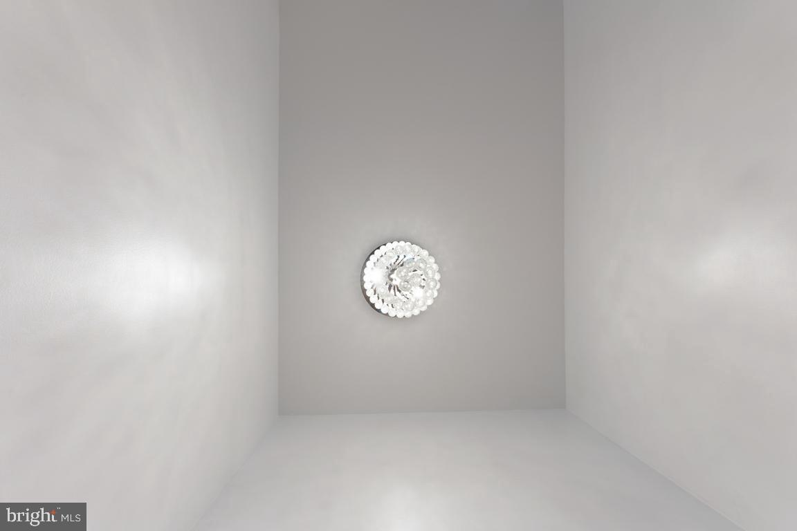 LAKE RIDGE- OAKWOOD - Residential