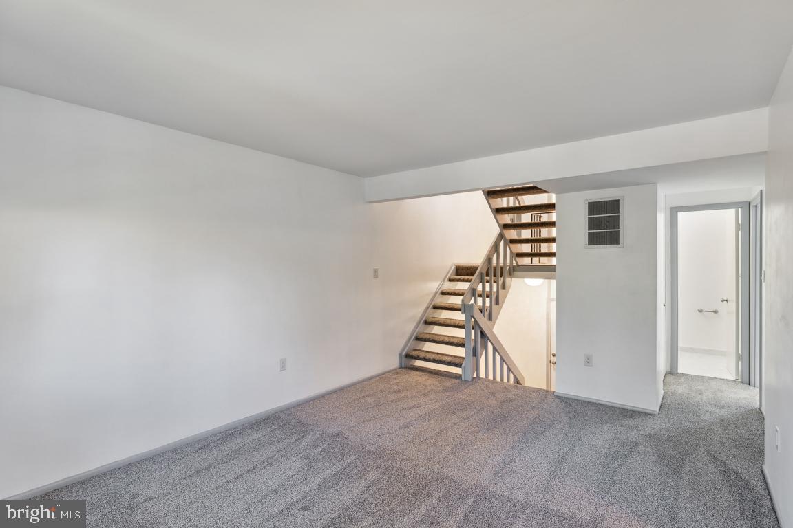 LAKE RIDGE- OAKWOOD - Residential