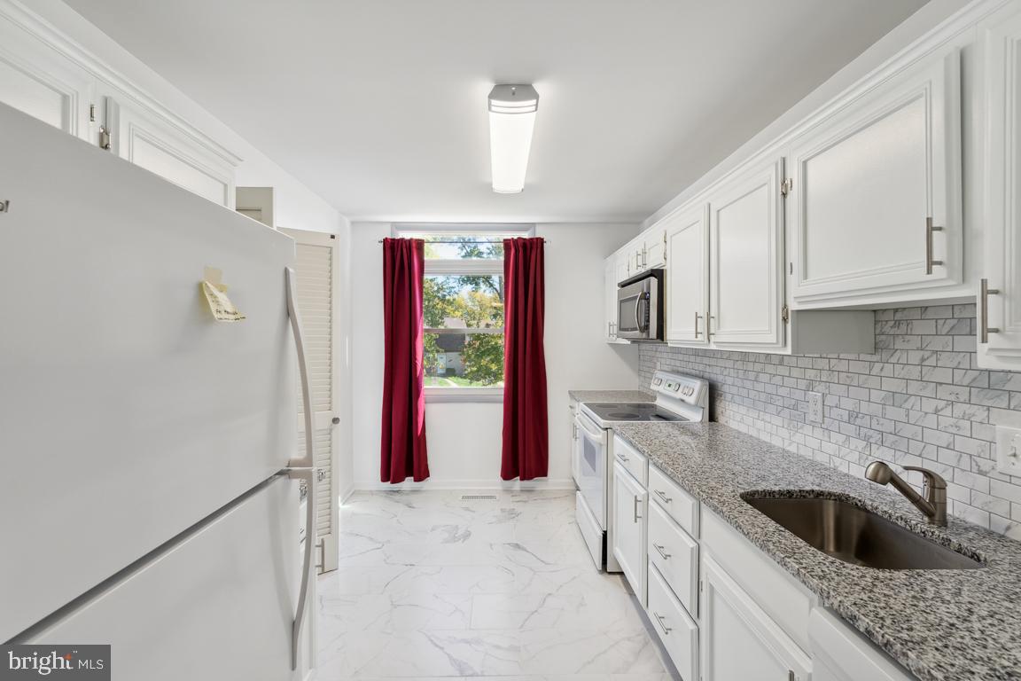 LAKE RIDGE- OAKWOOD - Residential