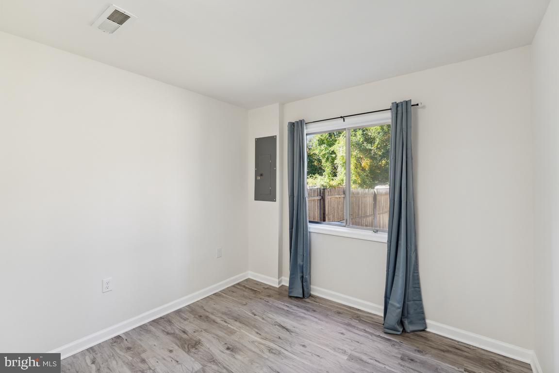 LAKE RIDGE- OAKWOOD - Residential