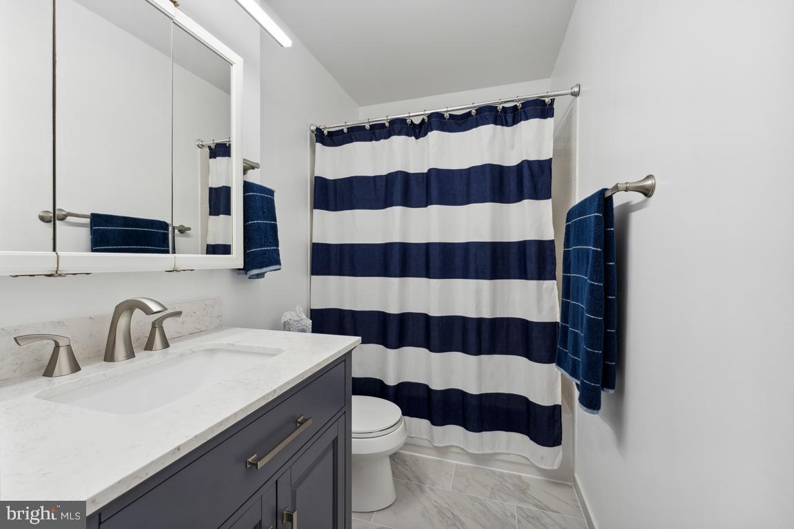 LAKE RIDGE- OAKWOOD - Residential