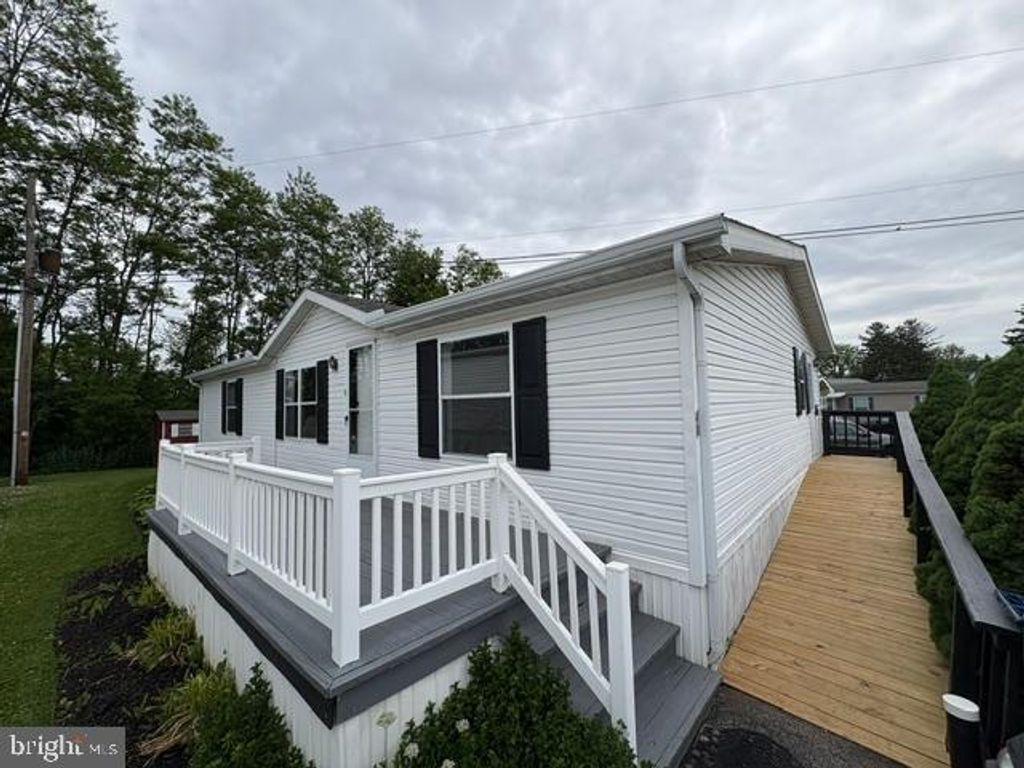 Photo of 48 Jeffrey Road, GORDONVILLE, PA 17529 (MLS # PALA2088746)