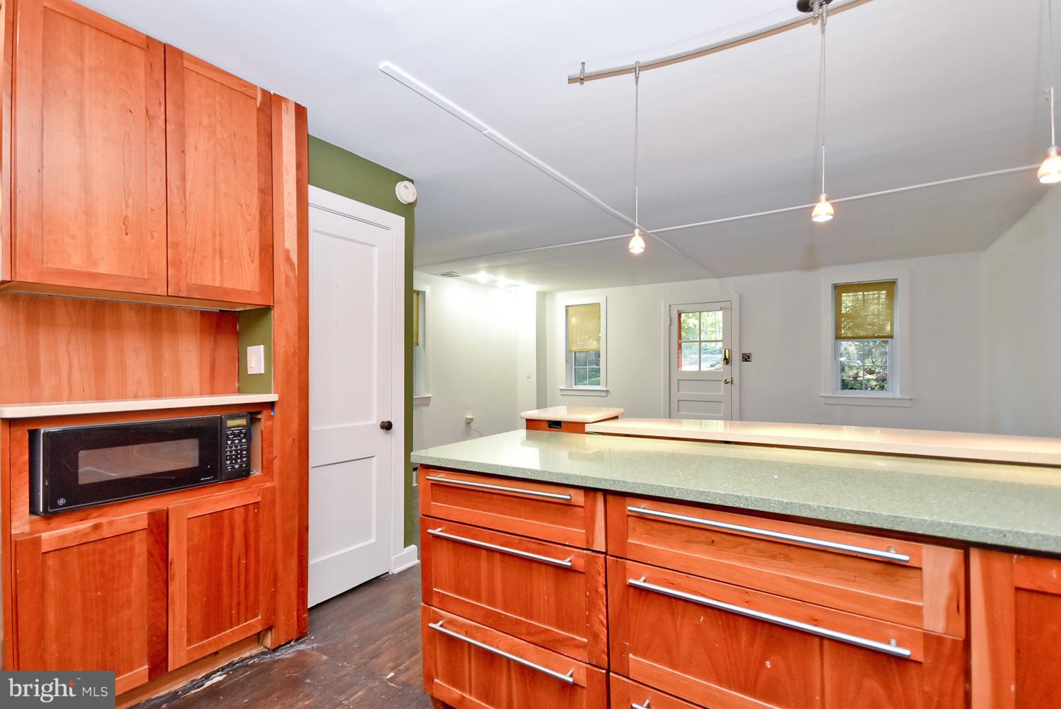 CHARLTON HEIGHTS - Residential