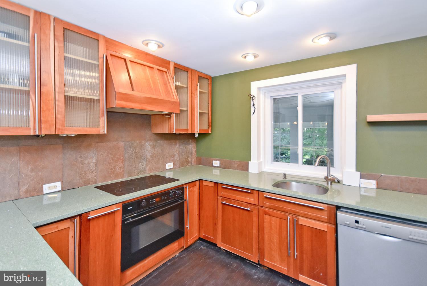 CHARLTON HEIGHTS - Residential