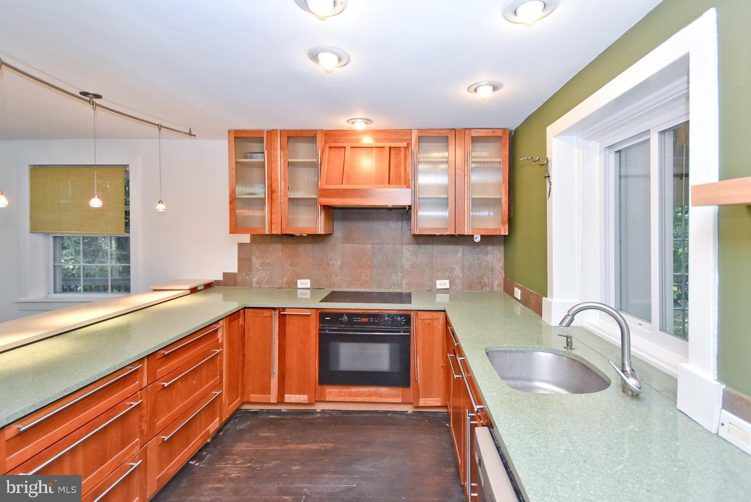 CHARLTON HEIGHTS - Residential