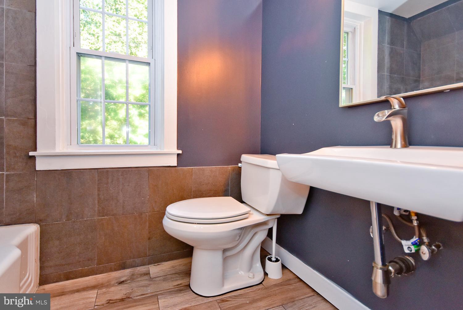 CHARLTON HEIGHTS - Residential