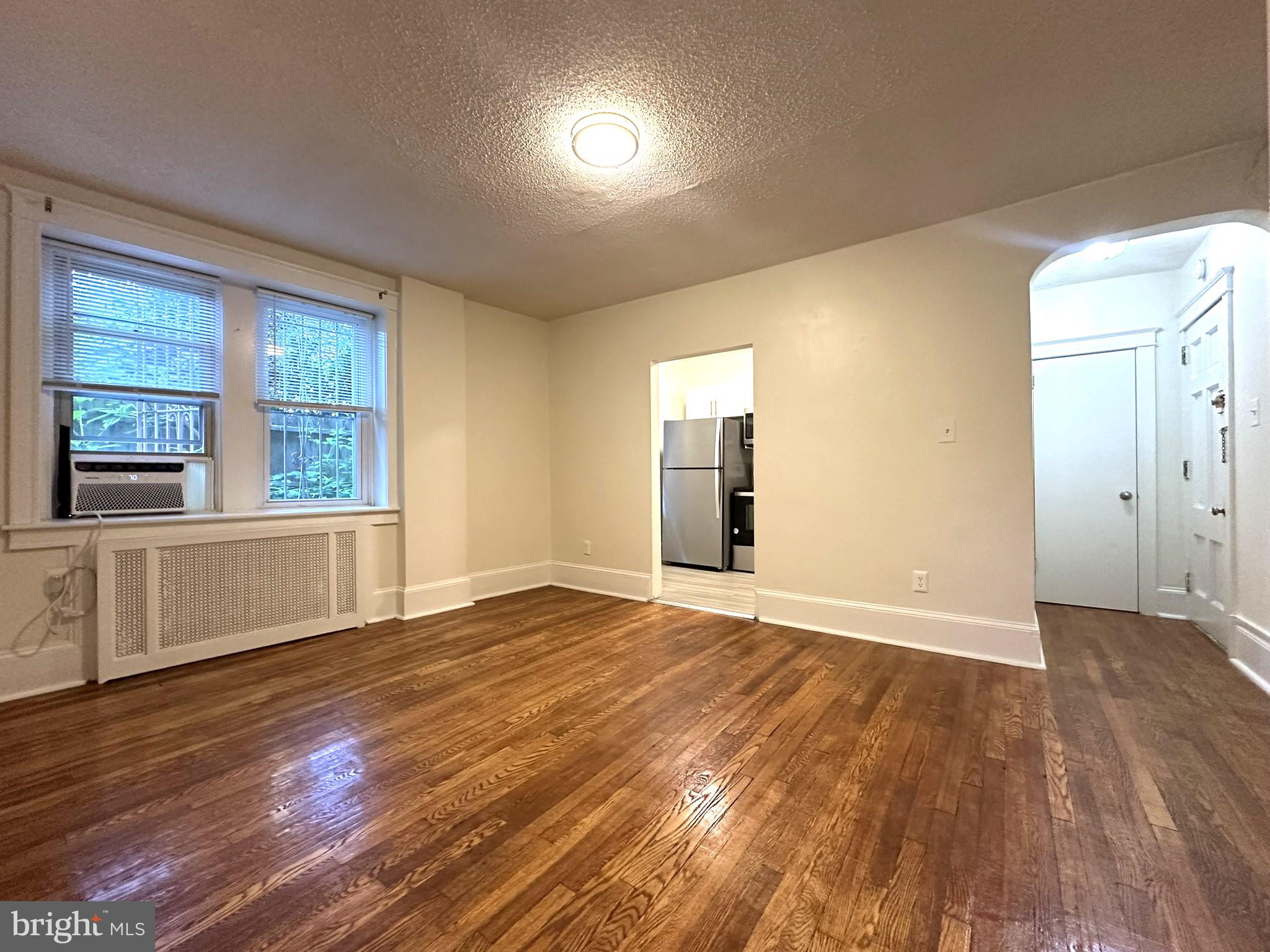 2809 W QUEEN LANE 00 310