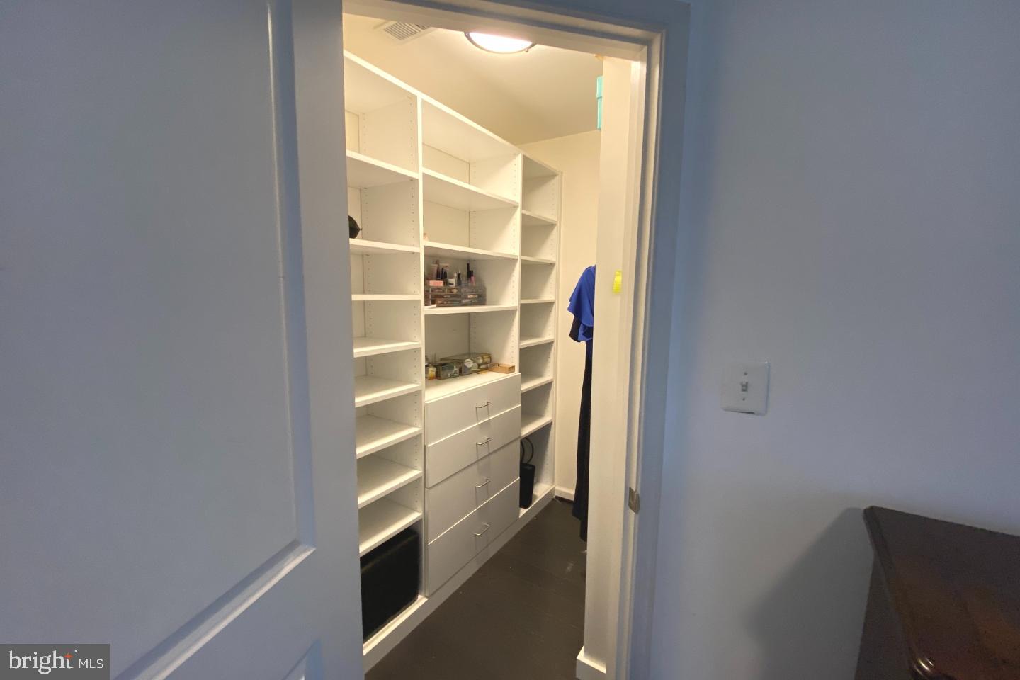 GLASSMANOR - Residential