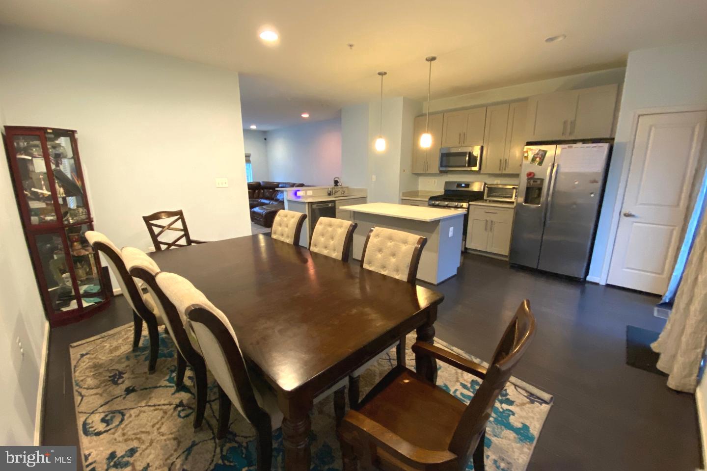 GLASSMANOR - Residential