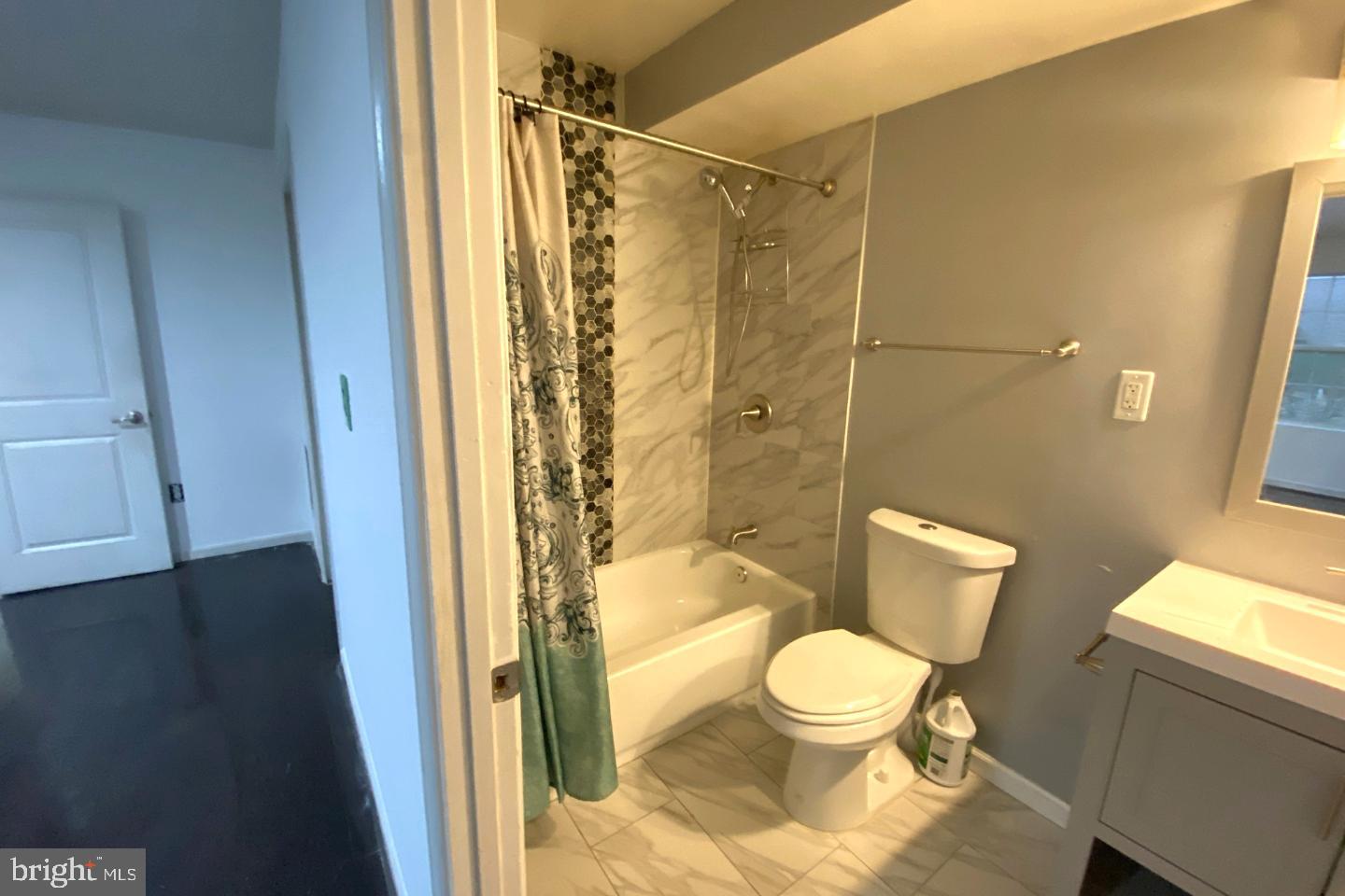 GLASSMANOR - Residential