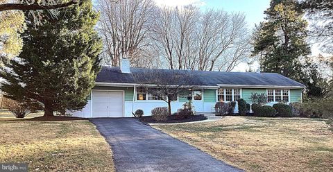 120 HUNT CLUB LANE NEWTOWN SQUARE PA 19073