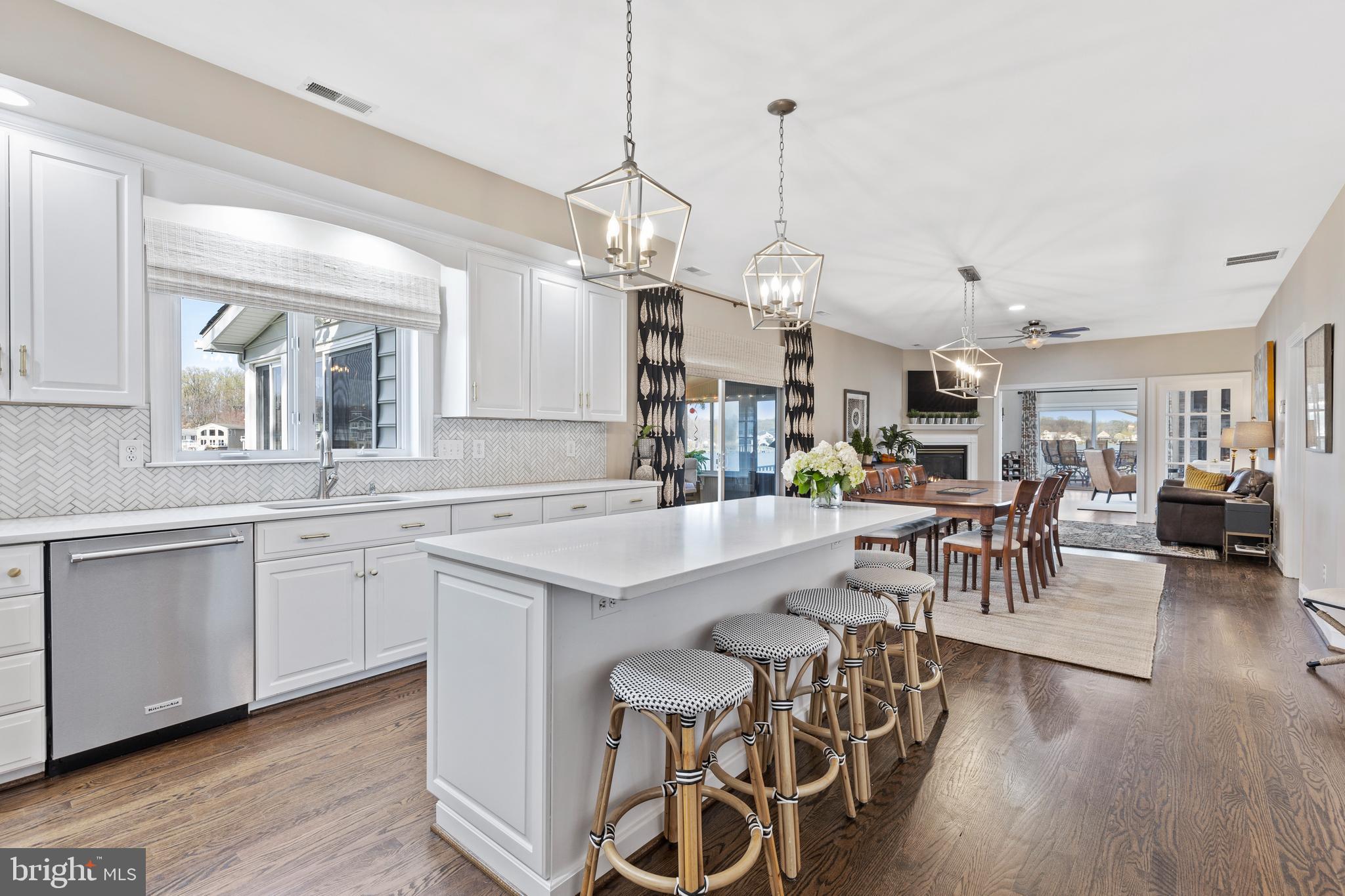 SENECA HARBOR - Residential