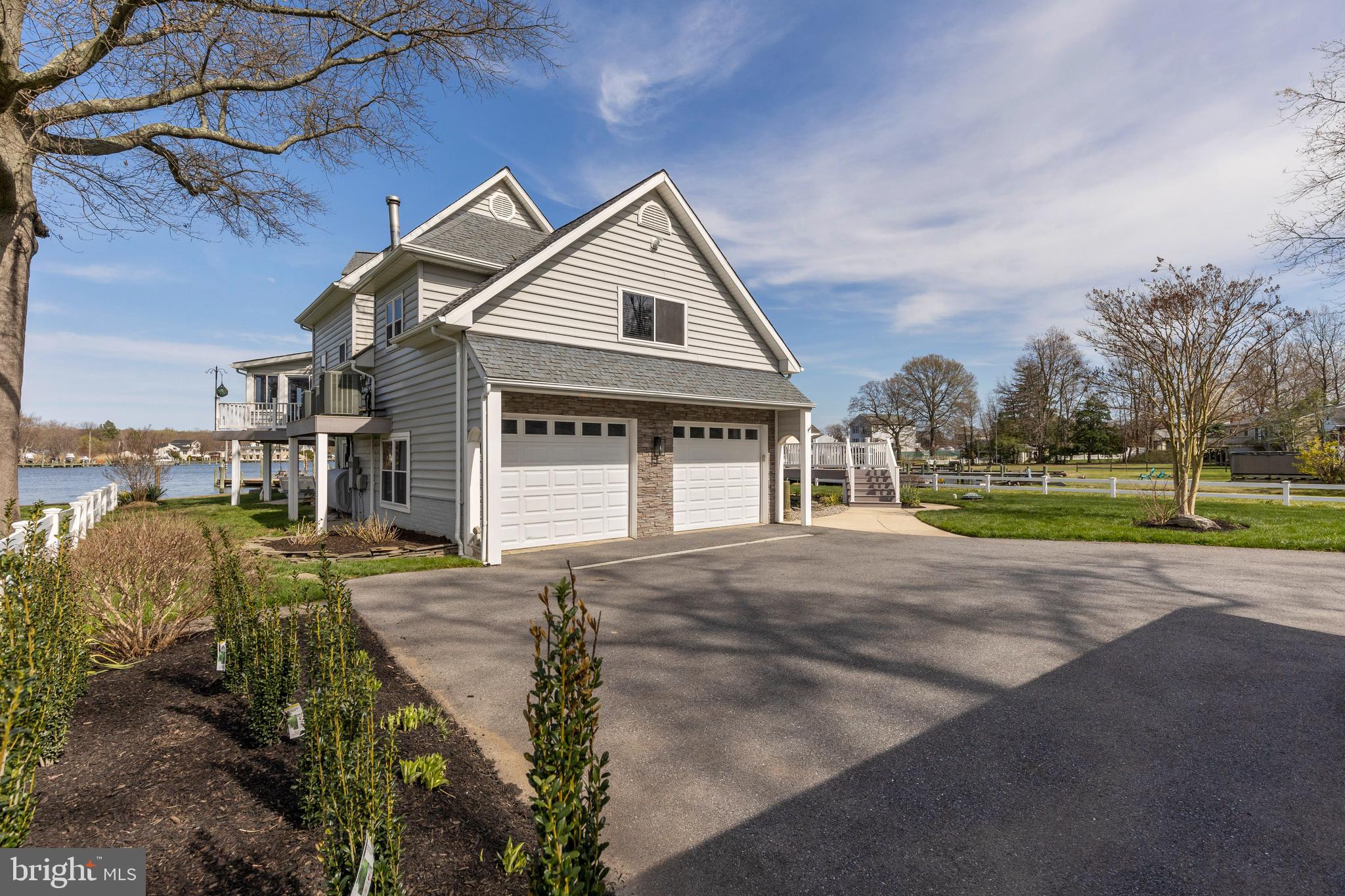 SENECA HARBOR - Residential