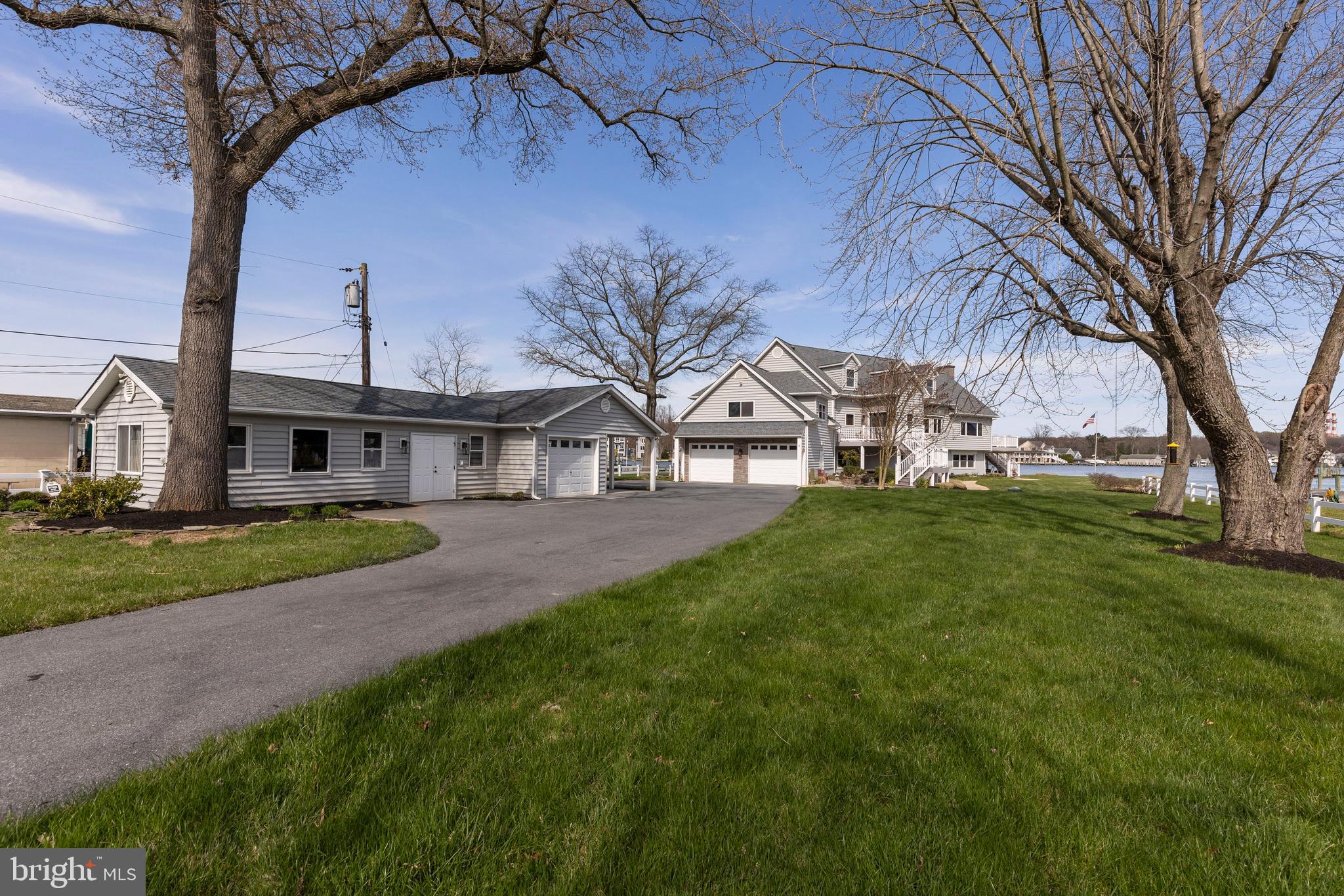 SENECA HARBOR - Residential