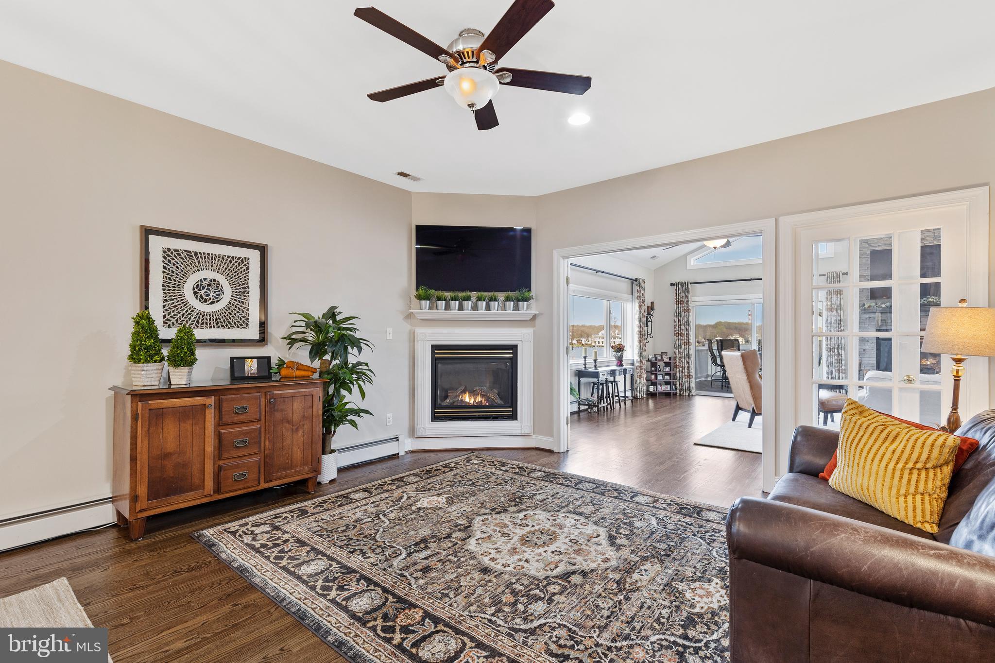 SENECA HARBOR - Residential