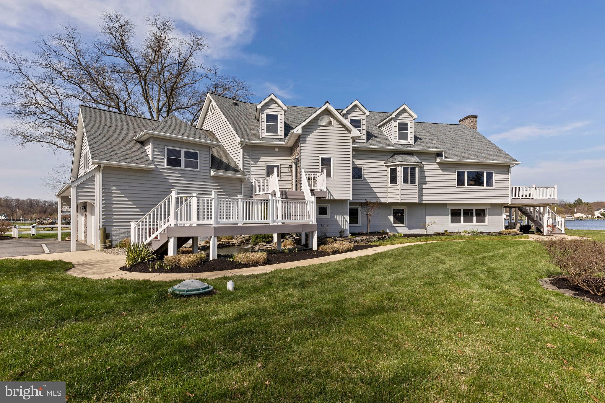 SENECA HARBOR - Residential