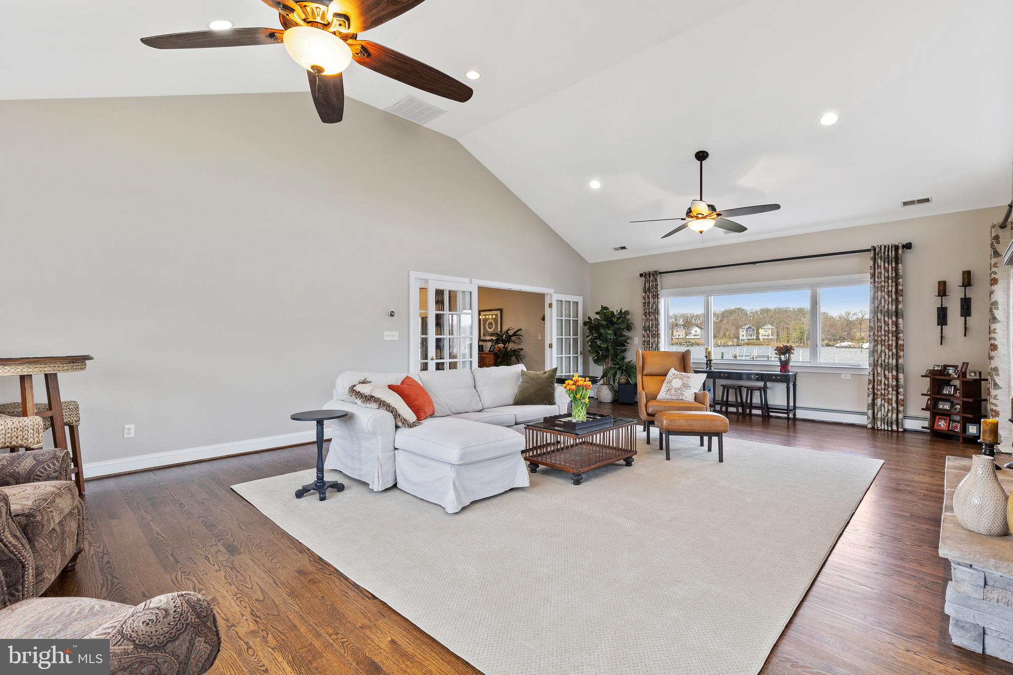 SENECA HARBOR - Residential