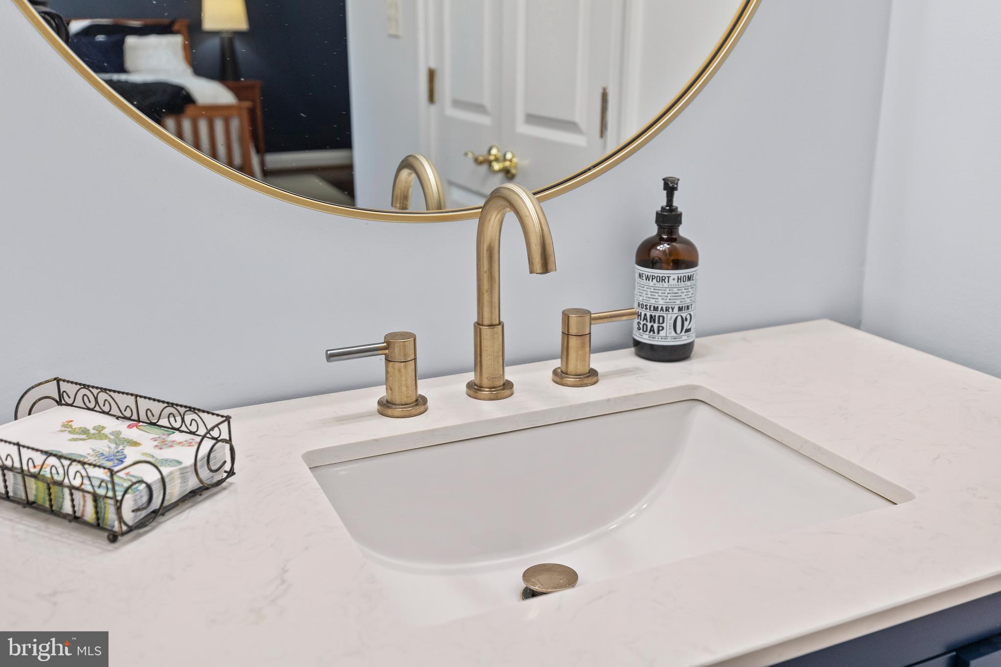 SENECA HARBOR - Residential