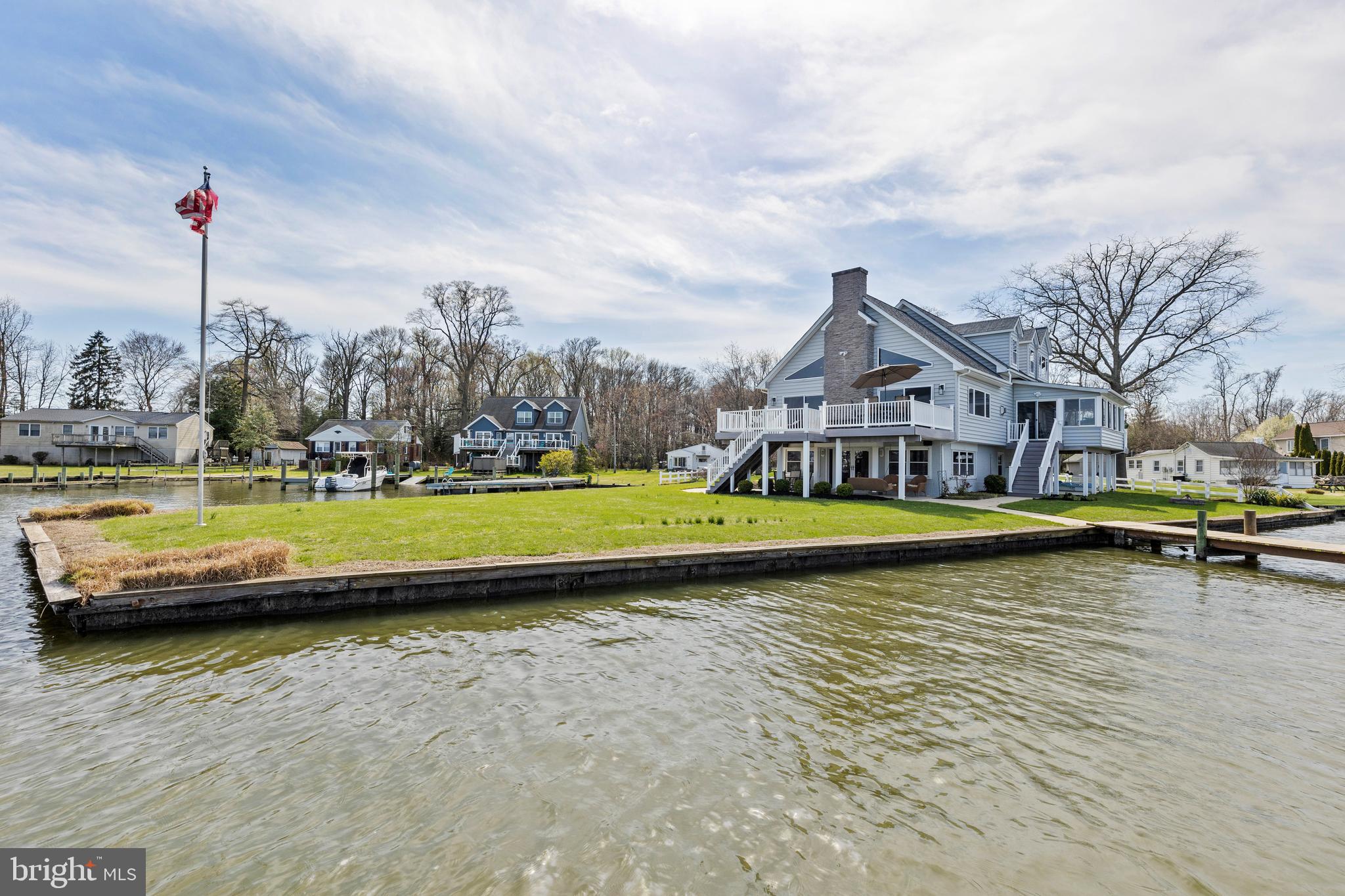 SENECA HARBOR - Residential