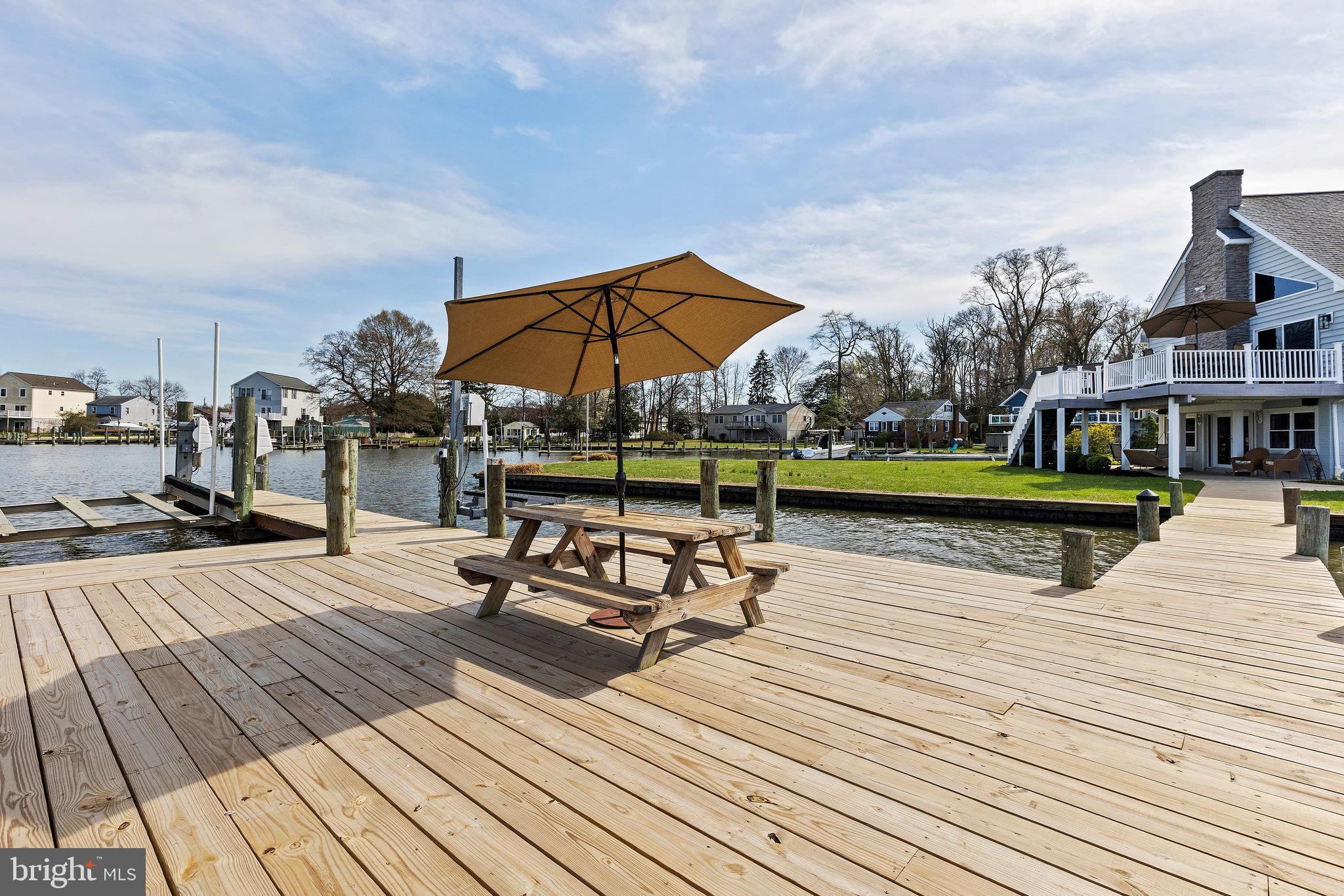 SENECA HARBOR - Residential