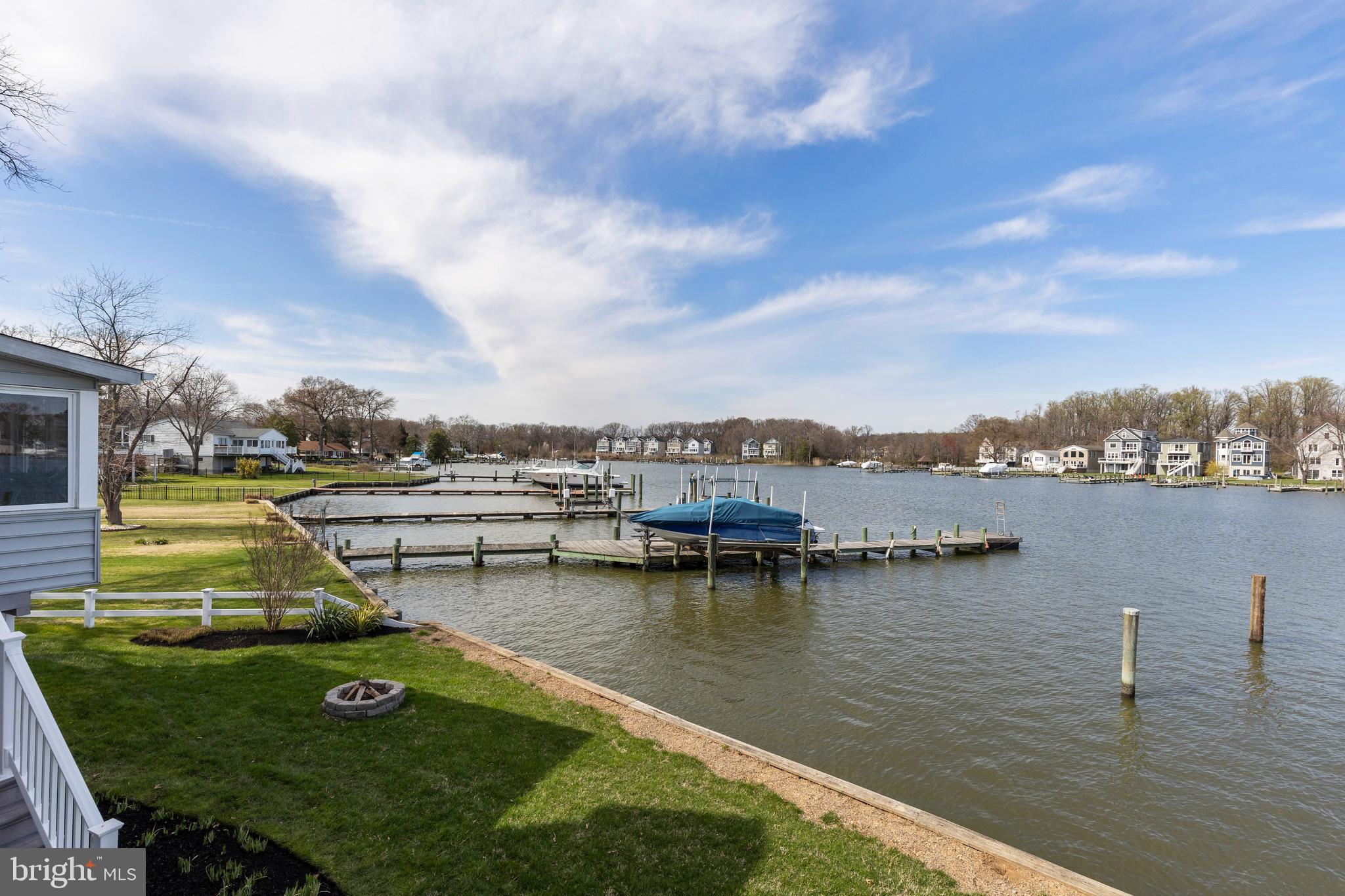 SENECA HARBOR - Residential
