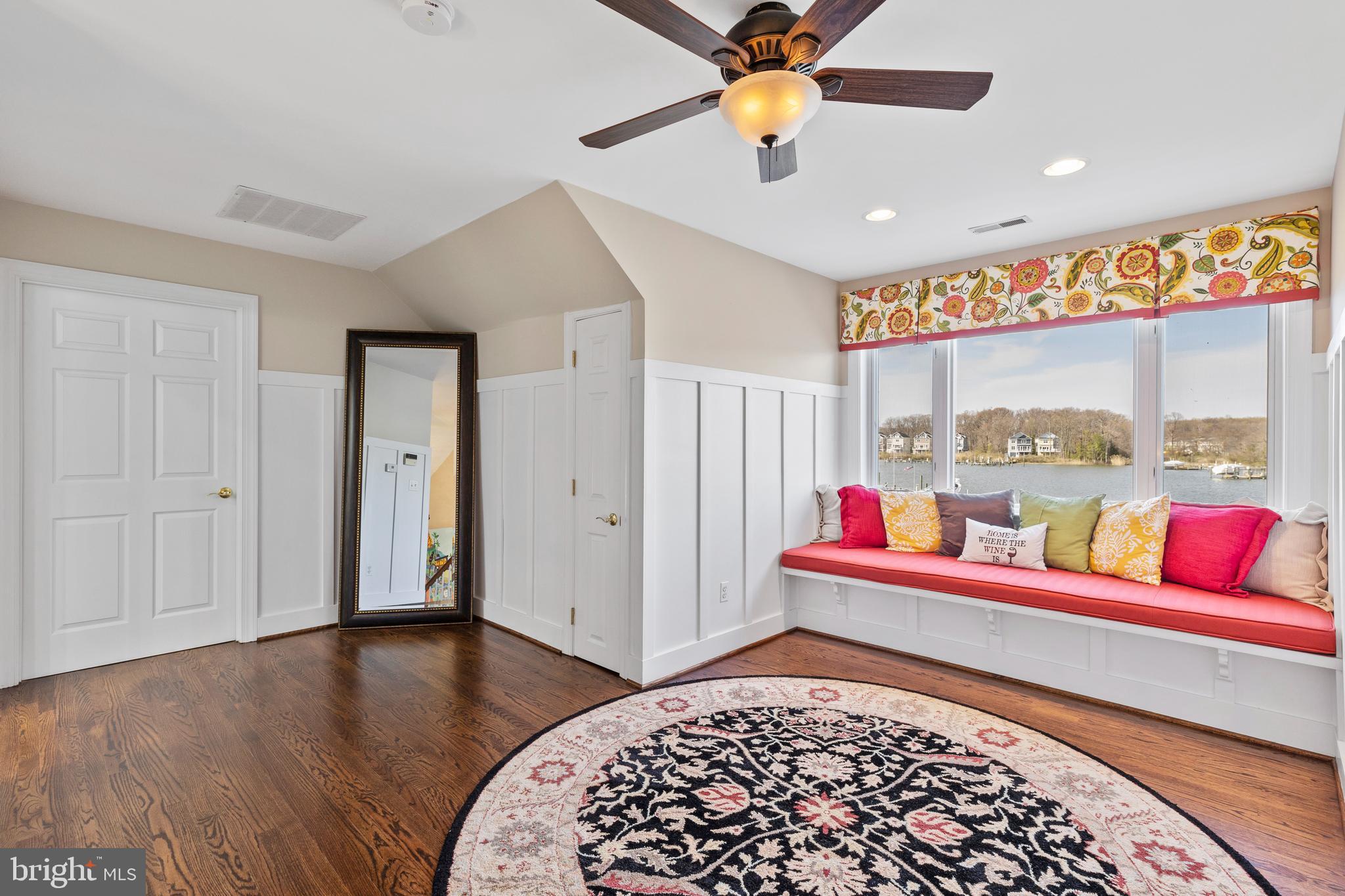 SENECA HARBOR - Residential