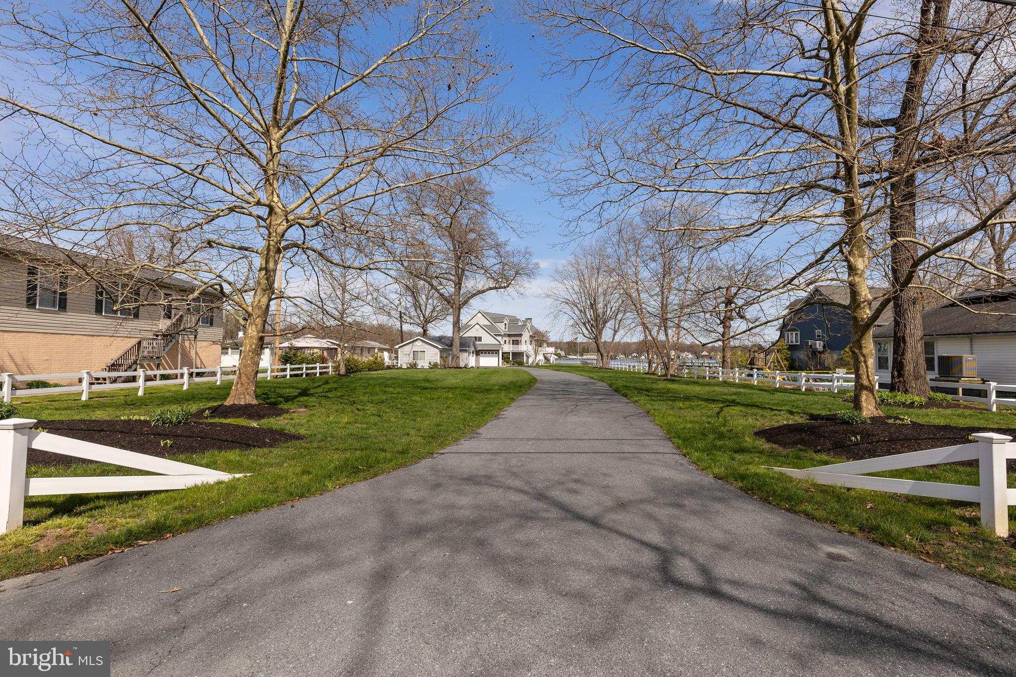 SENECA HARBOR - Residential