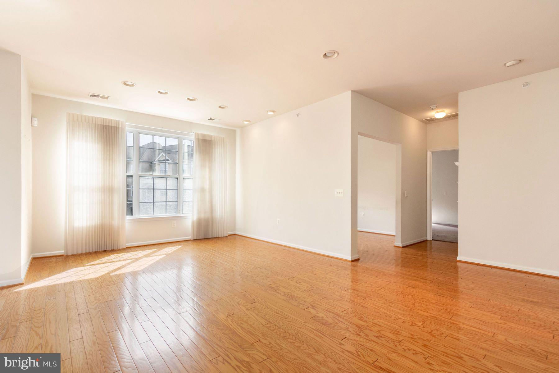 HERITAGE CR ESTS - Residential