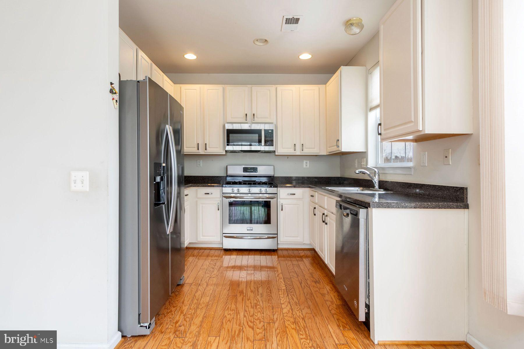 HERITAGE CR ESTS - Residential