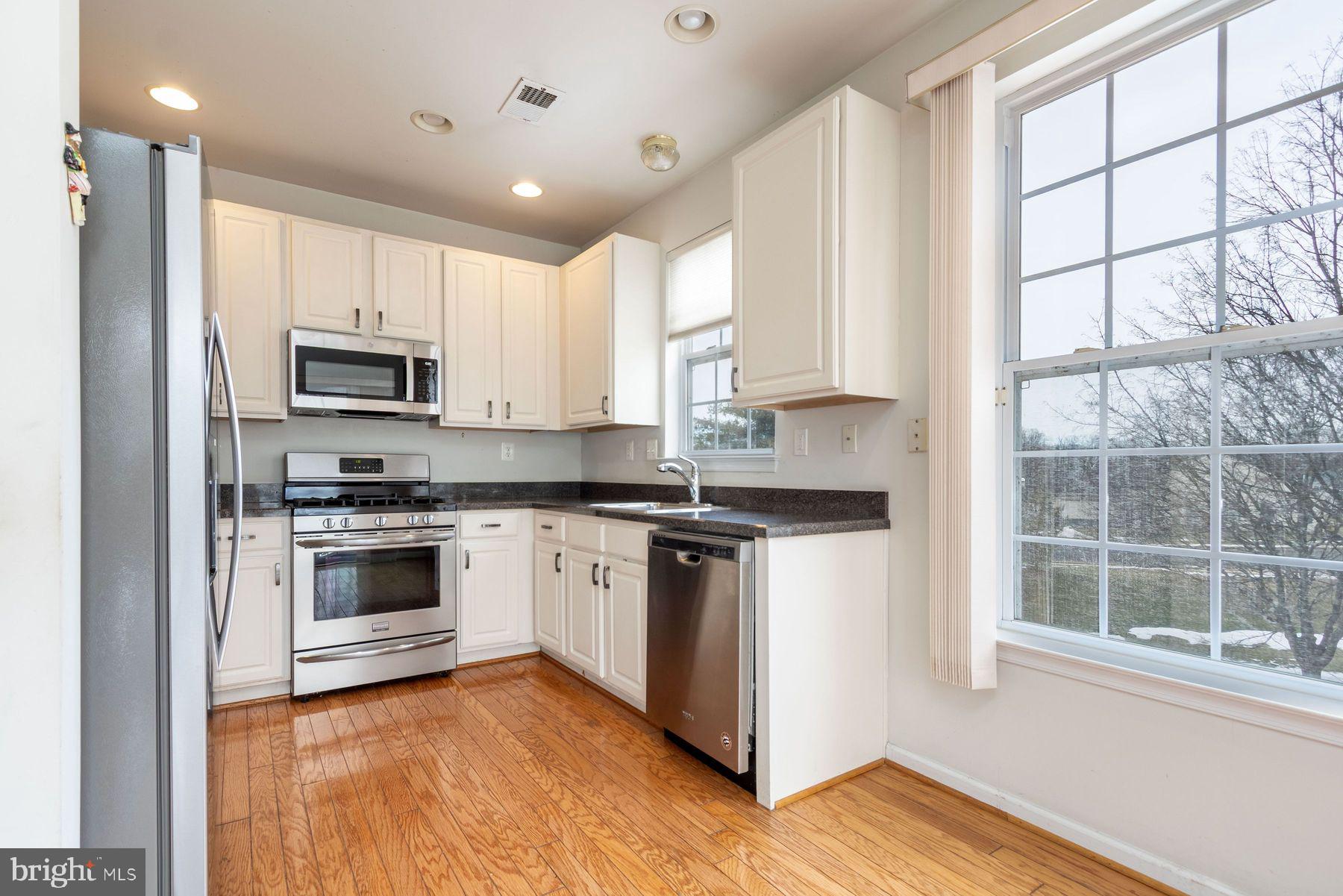 HERITAGE CR ESTS - Residential