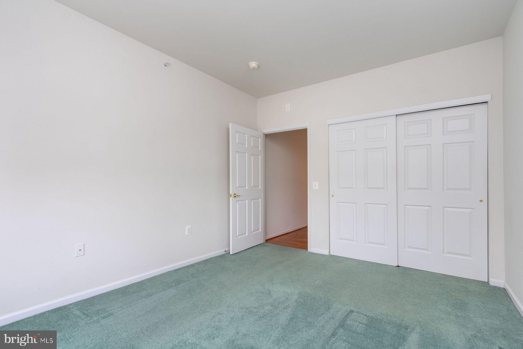 HERITAGE CR ESTS - Residential